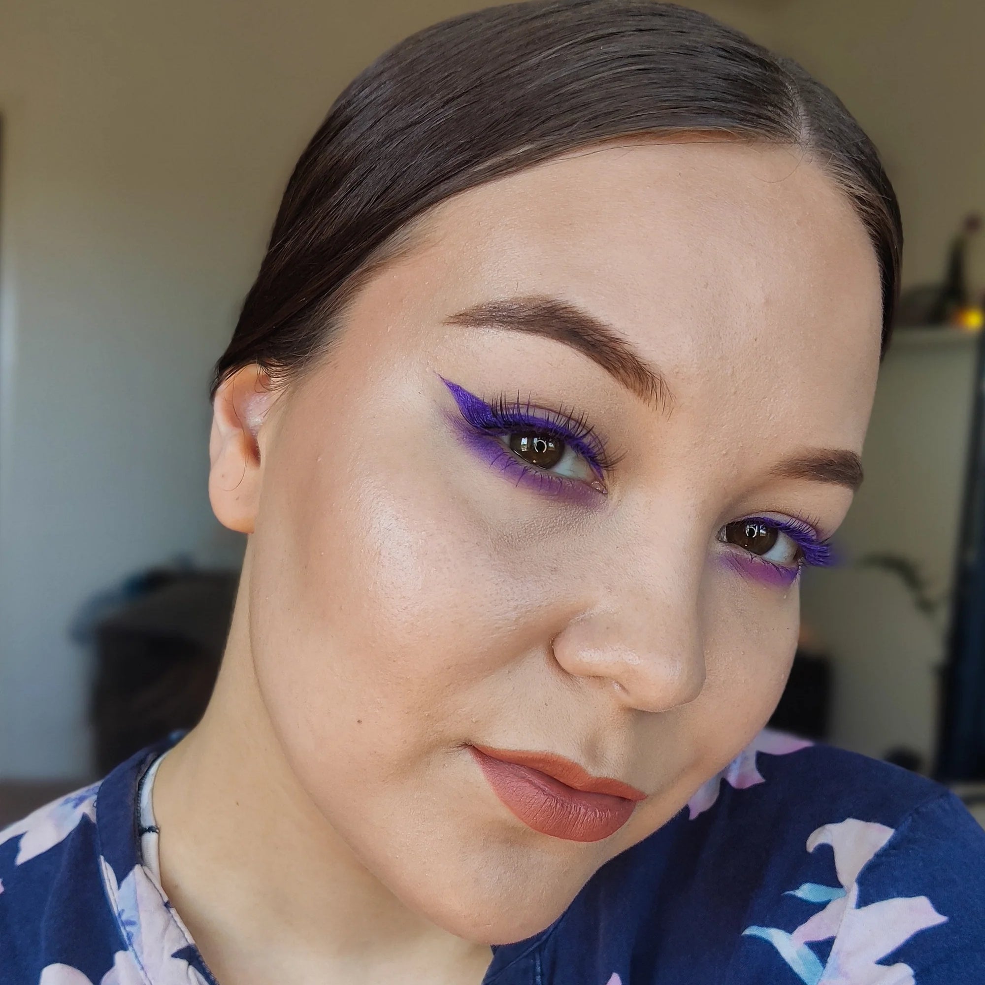 Piristä lookkia ja kokeile eriväristä meikkiä